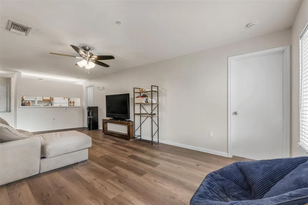 527 Southwest Parkway #303 College Station, TX 77840