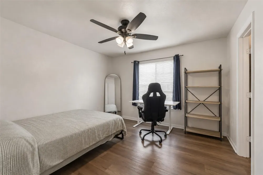 527 Southwest Parkway #303 College Station, TX 77840