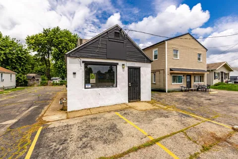 3305 Main Street