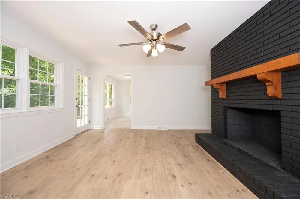 4385 Mashie Drive Pfafftown, NC 27040