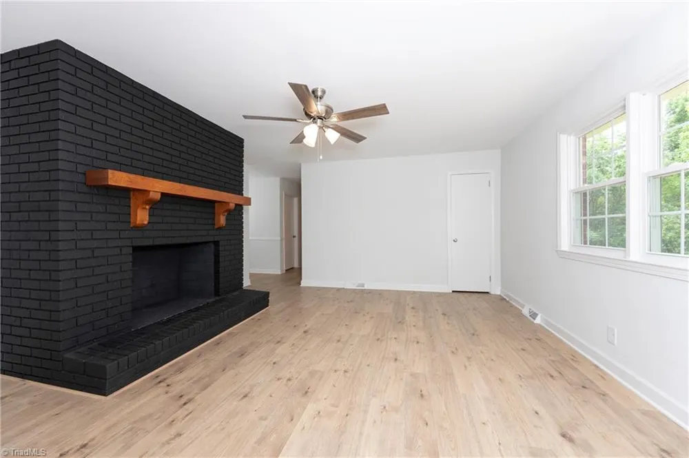 4385 Mashie Drive Pfafftown, NC 27040