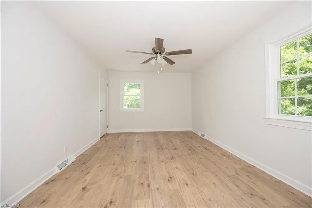 4385 Mashie Drive Pfafftown, NC 27040