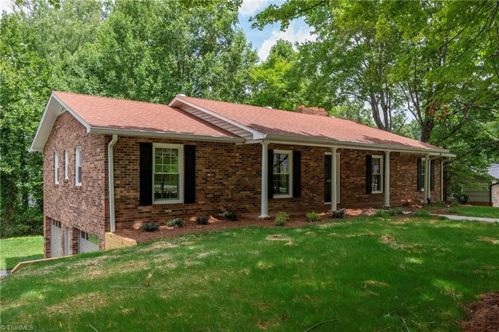 4385 Mashie Drive Pfafftown, NC 27040