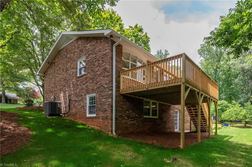 4385 Mashie Drive Pfafftown, NC 27040