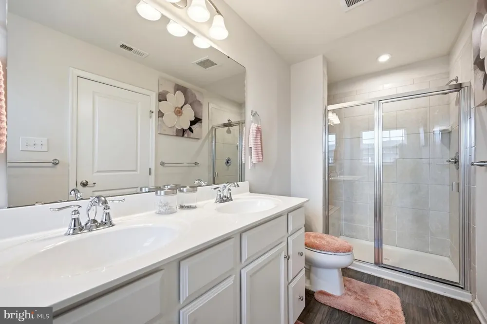 104 NATHAN DRIVE Cinnaminson, NJ 08077