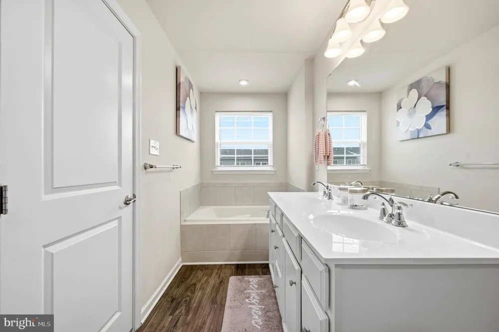 104 NATHAN DRIVE Cinnaminson, NJ 08077