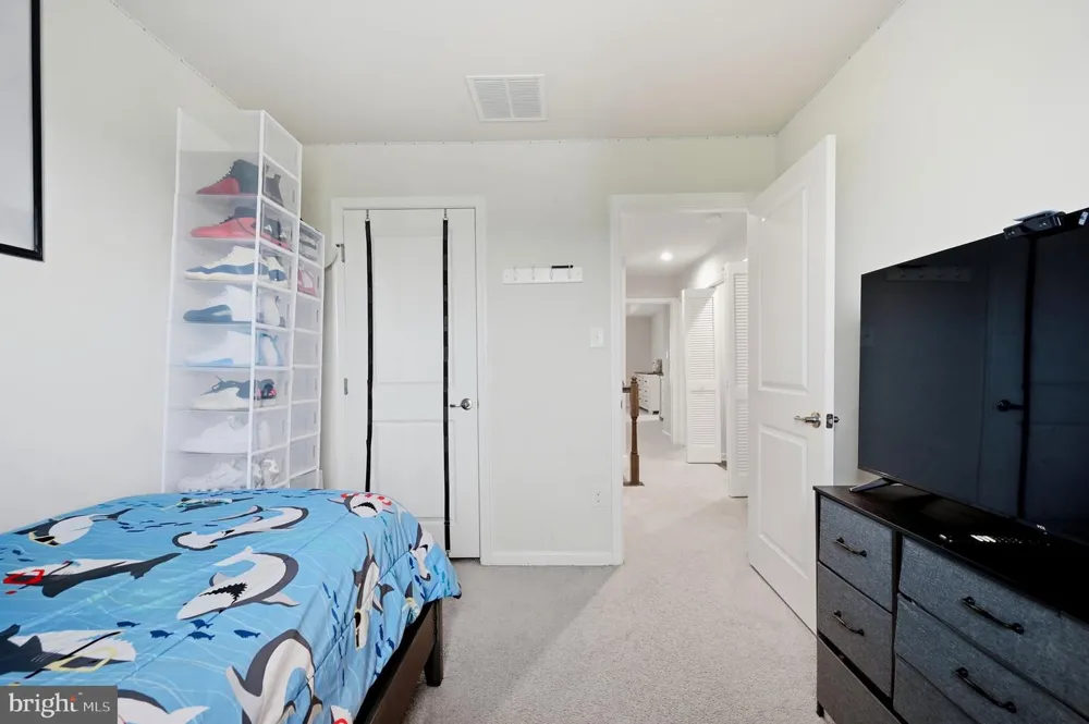 104 NATHAN DRIVE Cinnaminson, NJ 08077