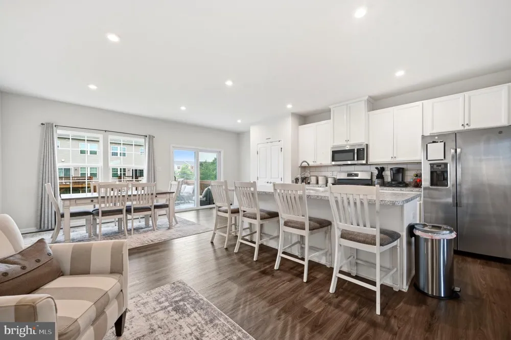 104 NATHAN DRIVE Cinnaminson, NJ 08077