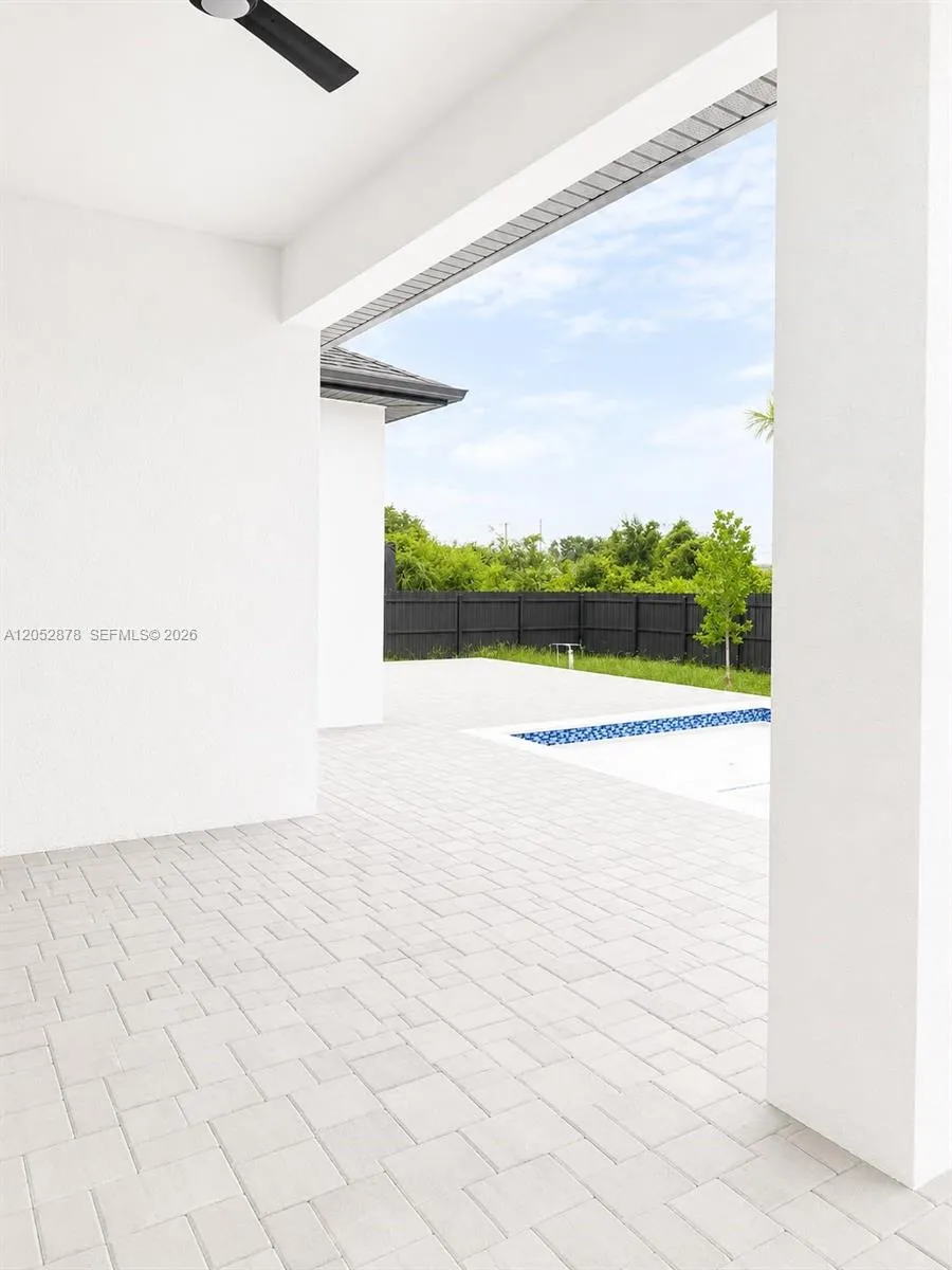 2201 NE Juanita Pl Cape Coral, FL 33909