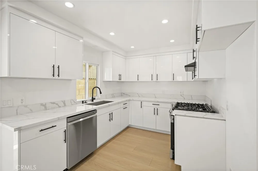 7010 Lennox Avenue #C Van Nuys, CA 91405