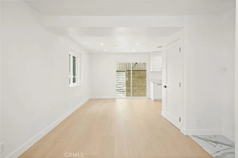 7010 Lennox Avenue #C Van Nuys, CA 91405