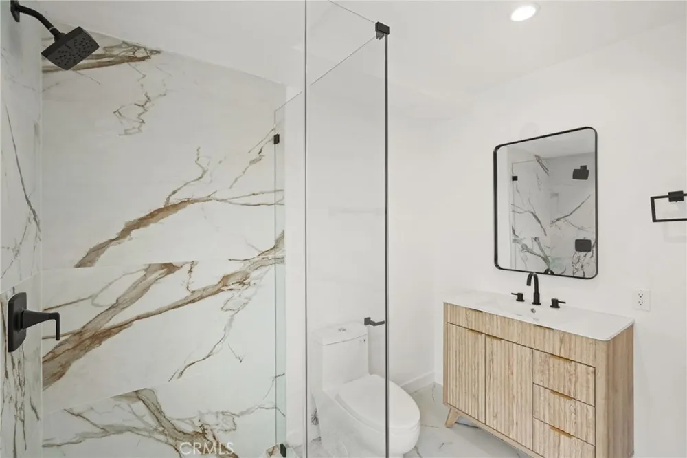 7010 Lennox Avenue #C Van Nuys, CA 91405