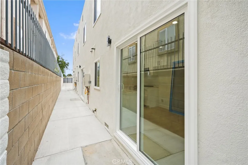 7010 Lennox Avenue #C Van Nuys, CA 91405