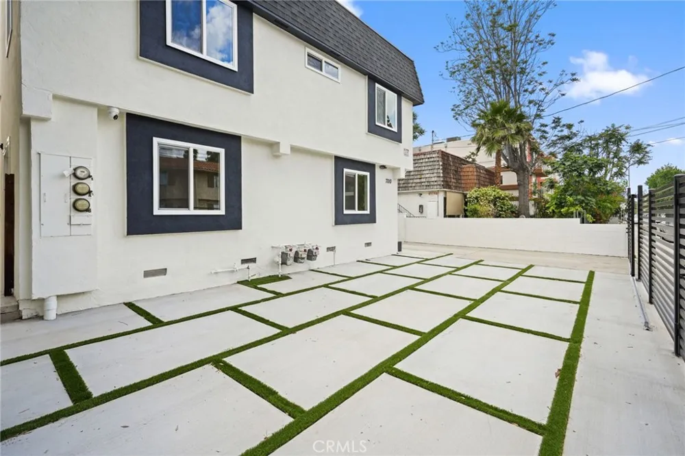 7010 Lennox Avenue #C Van Nuys, CA 91405