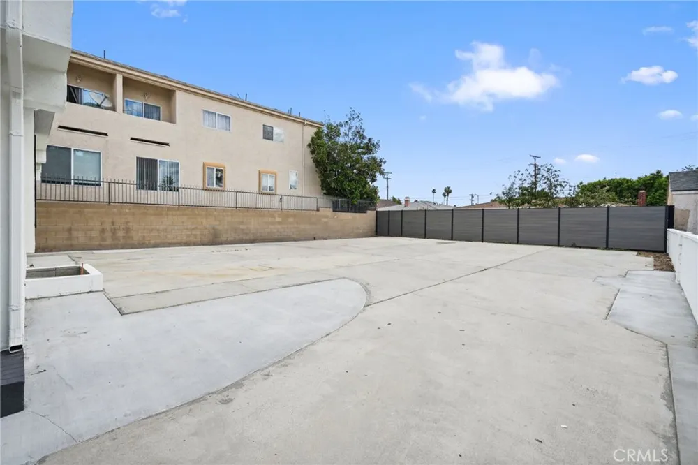 7010 Lennox Avenue #C Van Nuys, CA 91405