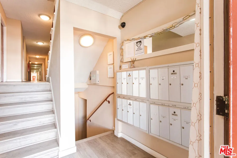 2616 5th Street #106 Santa Monica, CA 90405
