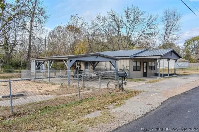 406 SE I STREET Antlers, OK 74523