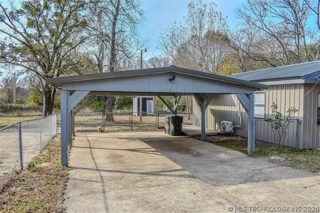 406 SE I STREET Antlers, OK 74523