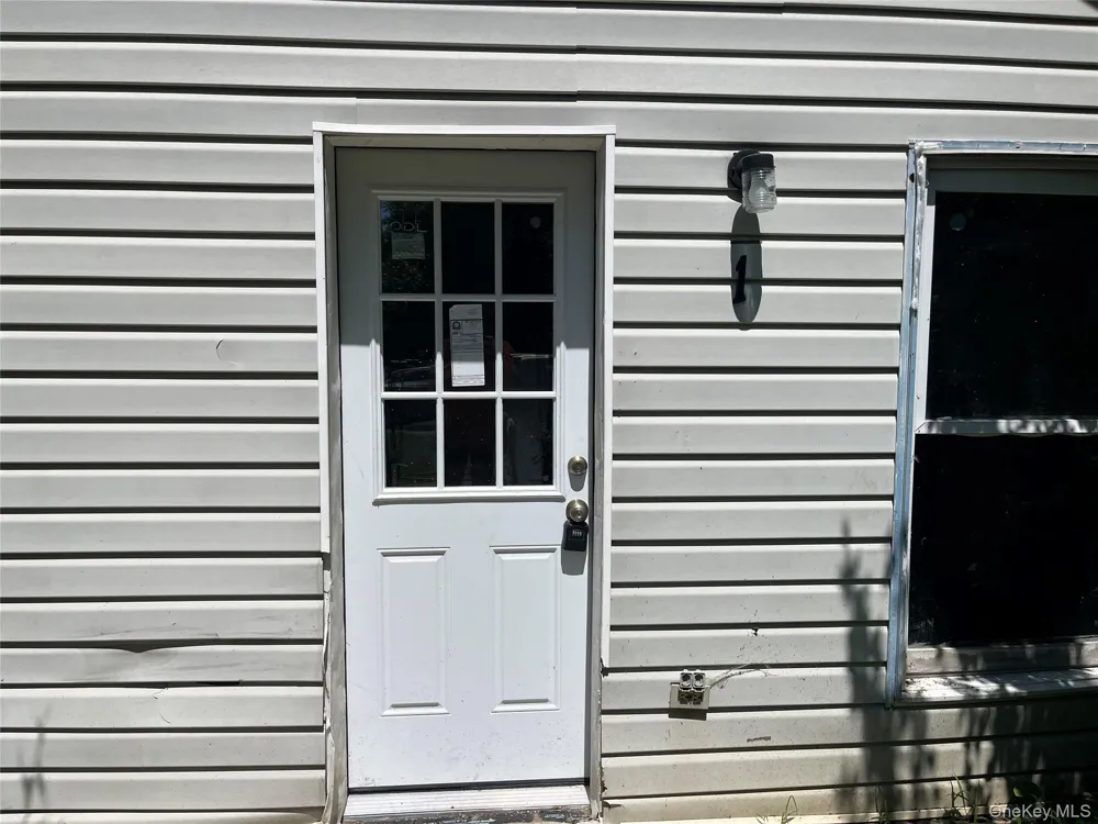 2694 Route 9W Saugerties, NY 12477