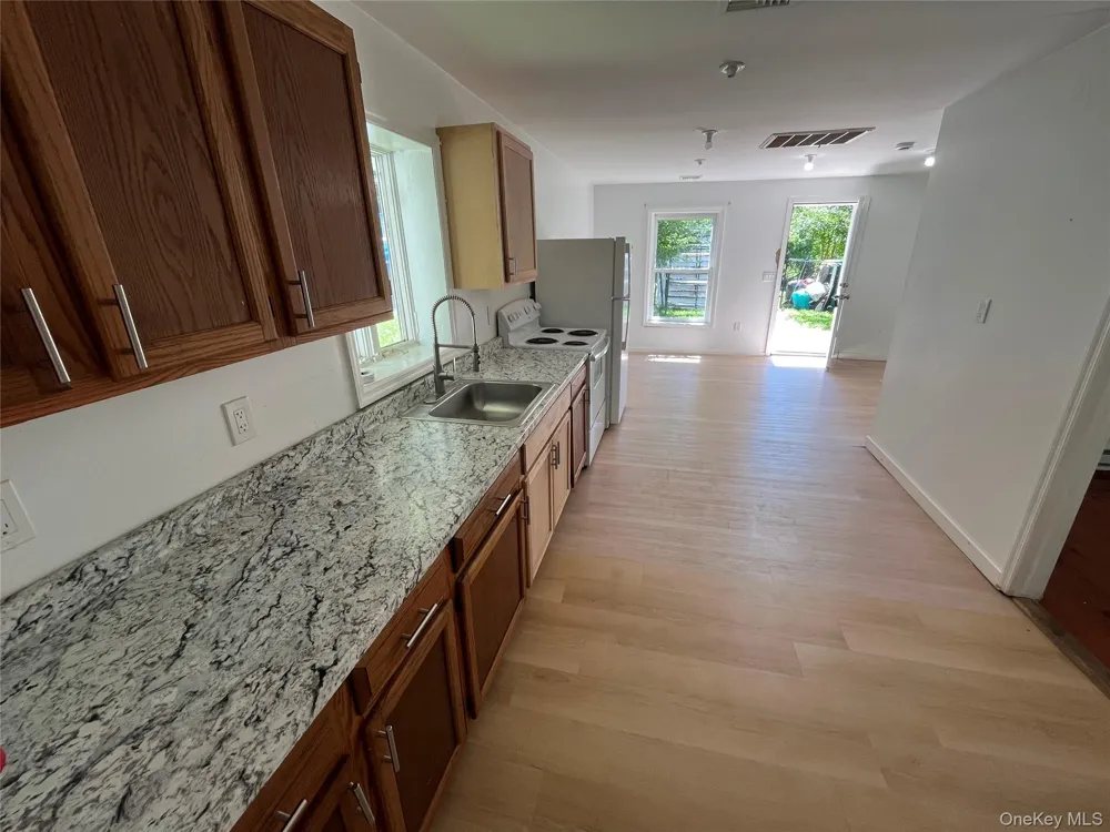 2694 Route 9W Saugerties, NY 12477