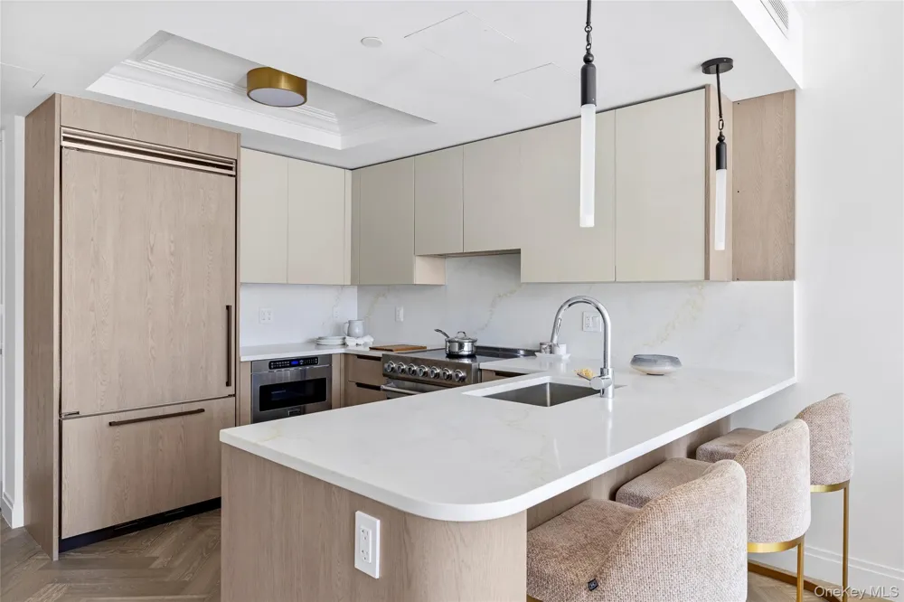 78-29 Austin #404 Forest Hills, NY 11375