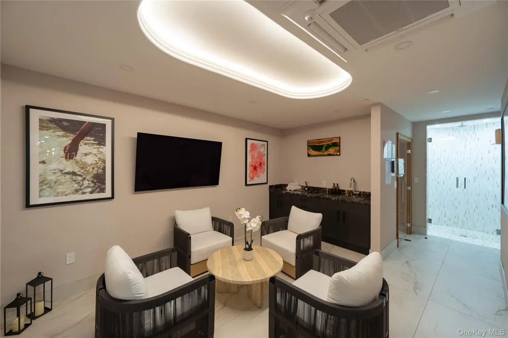 78-29 Austin #404 Forest Hills, NY 11375