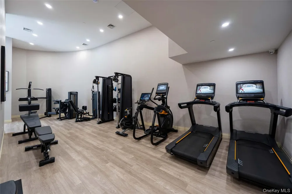 78-29 Austin #404 Forest Hills, NY 11375
