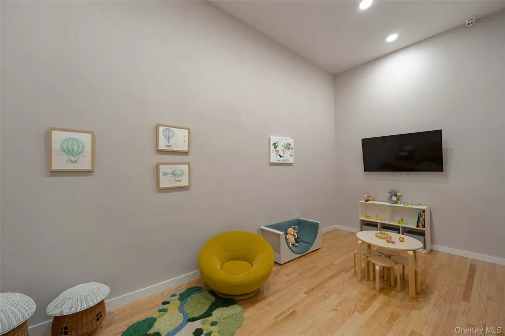 78-29 Austin #404 Forest Hills, NY 11375
