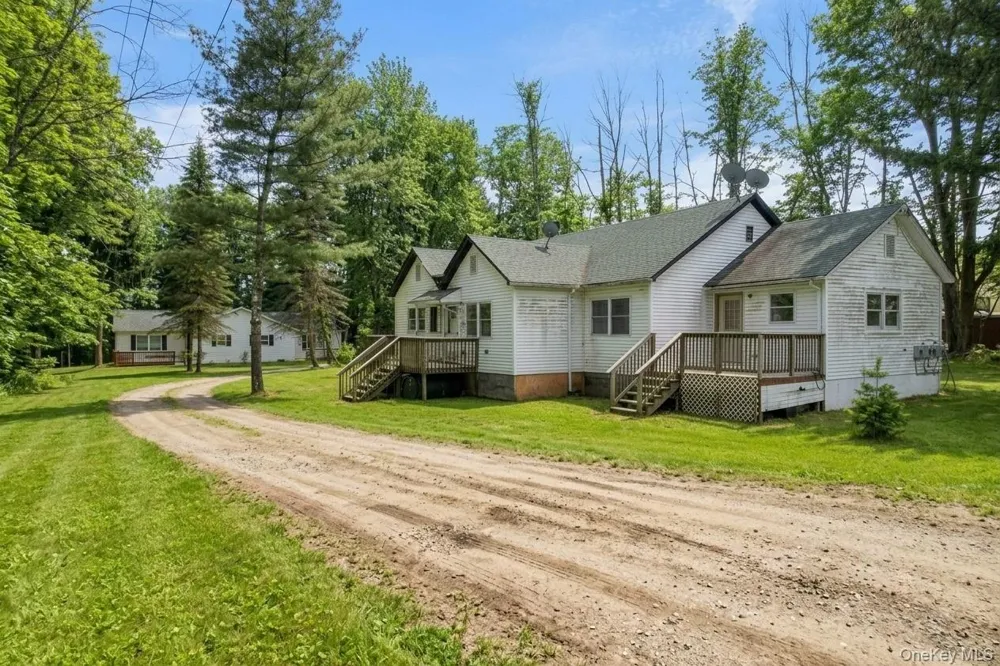 380 Fraser Road Kiamesha Lake, NY 12751