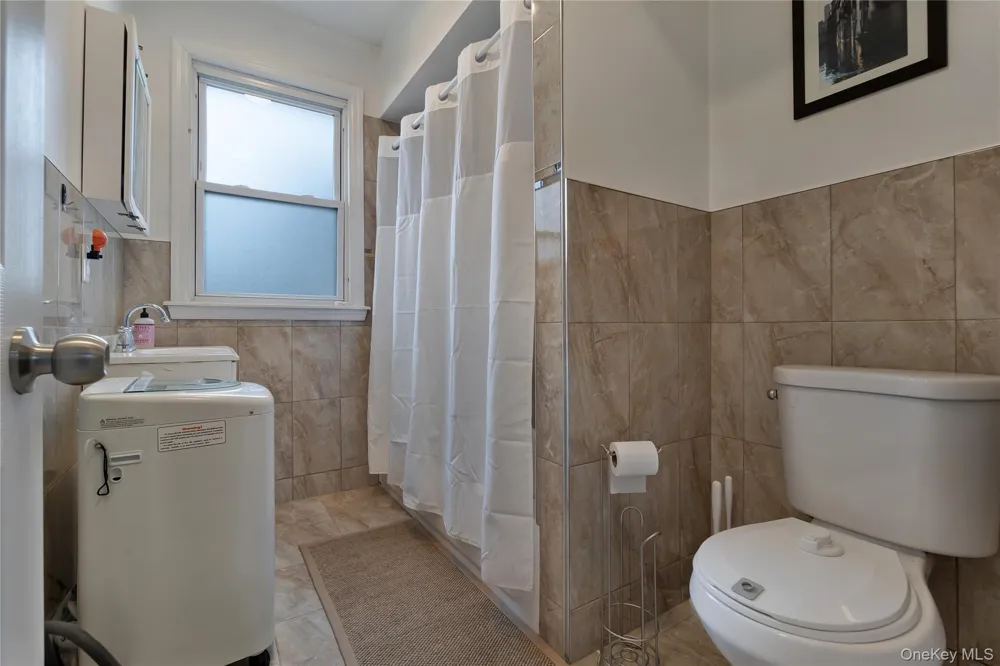 6940 Gouverneur Avenue Arverne, NY 11692