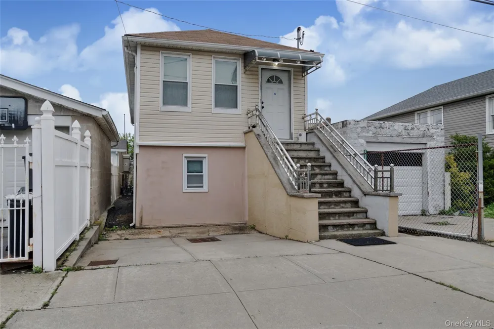 6940 Gouverneur Avenue Arverne, NY 11692