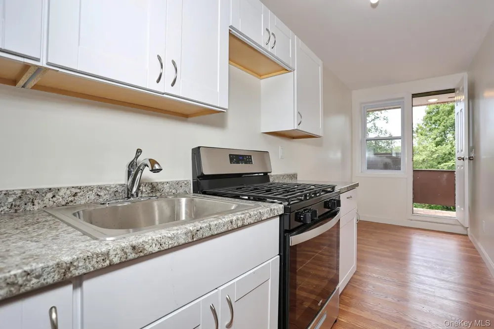 242 Kearsing Parkway #F Monsey, NY 10952