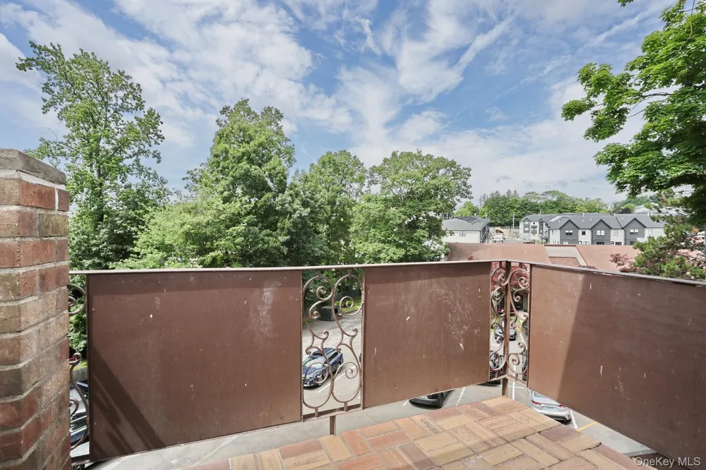 242 Kearsing Parkway #F Monsey, NY 10952