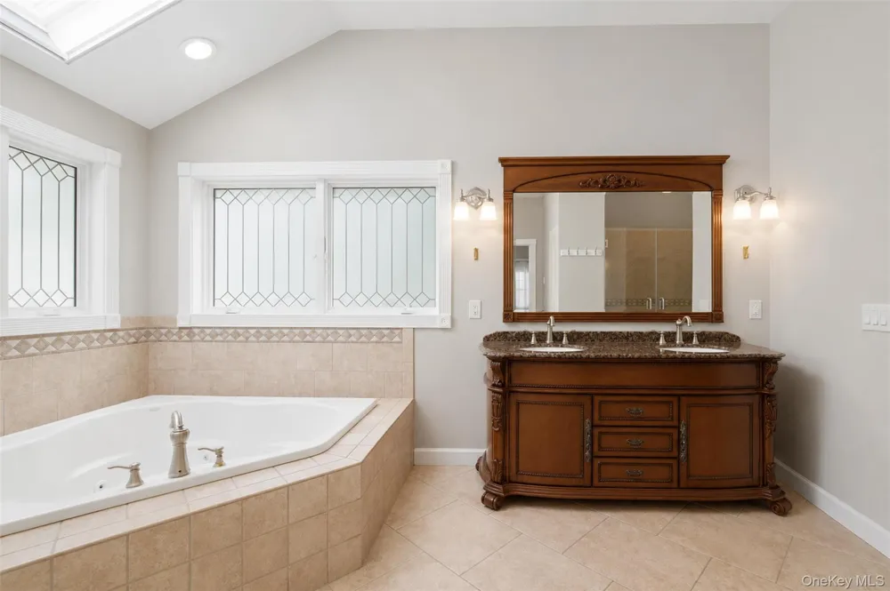 12 Leeside Road Carmel, NY 10512