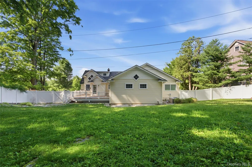 12 Leeside Road Carmel, NY 10512