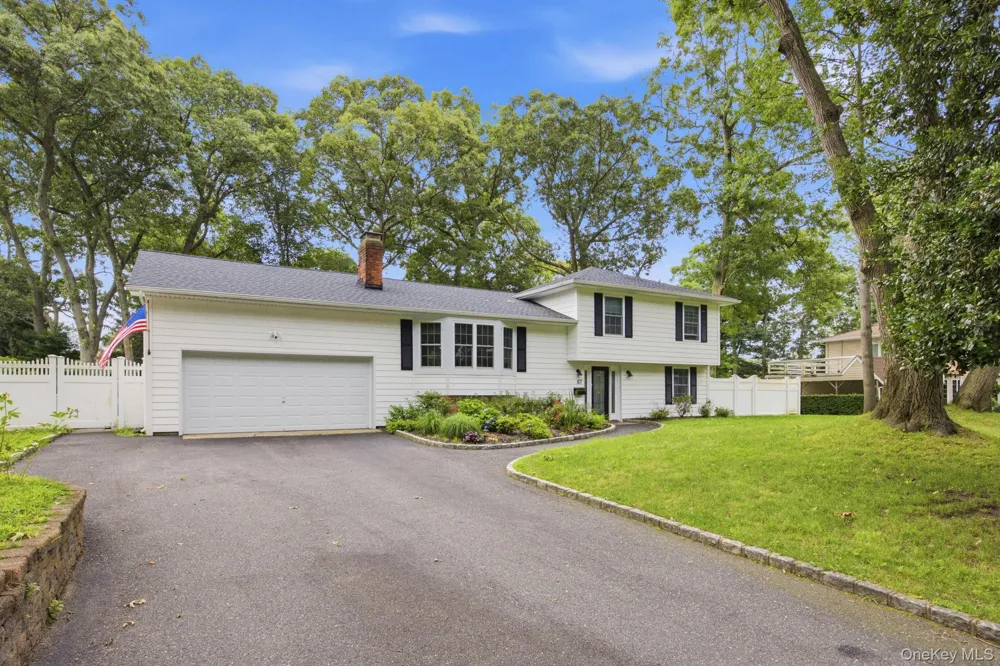 57 Brooksite Drive Smithtown, NY 11787