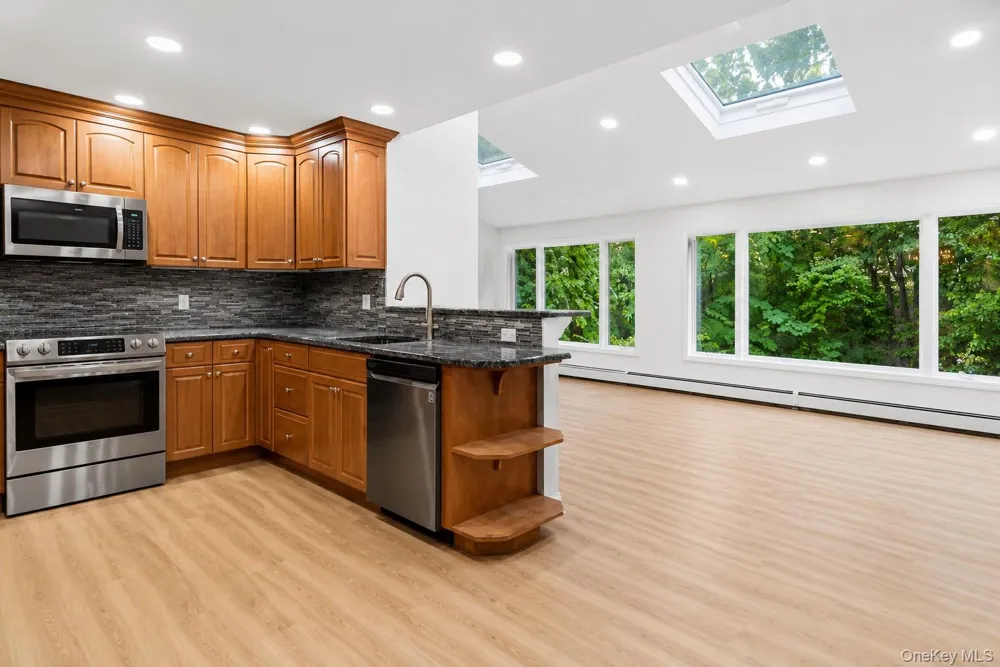 83 Shore Road Mount Sinai, NY 11766