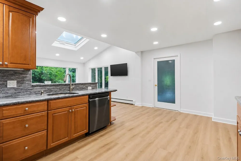 83 Shore Road Mount Sinai, NY 11766
