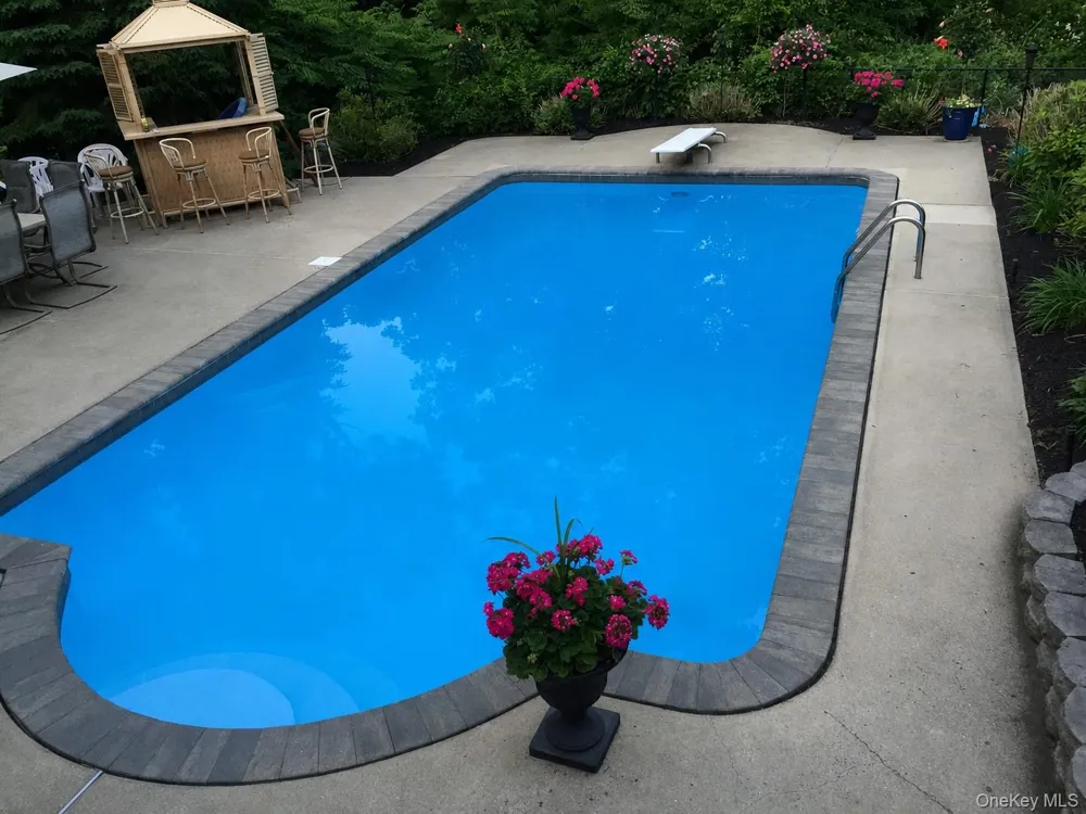 83 Shore Road Mount Sinai, NY 11766