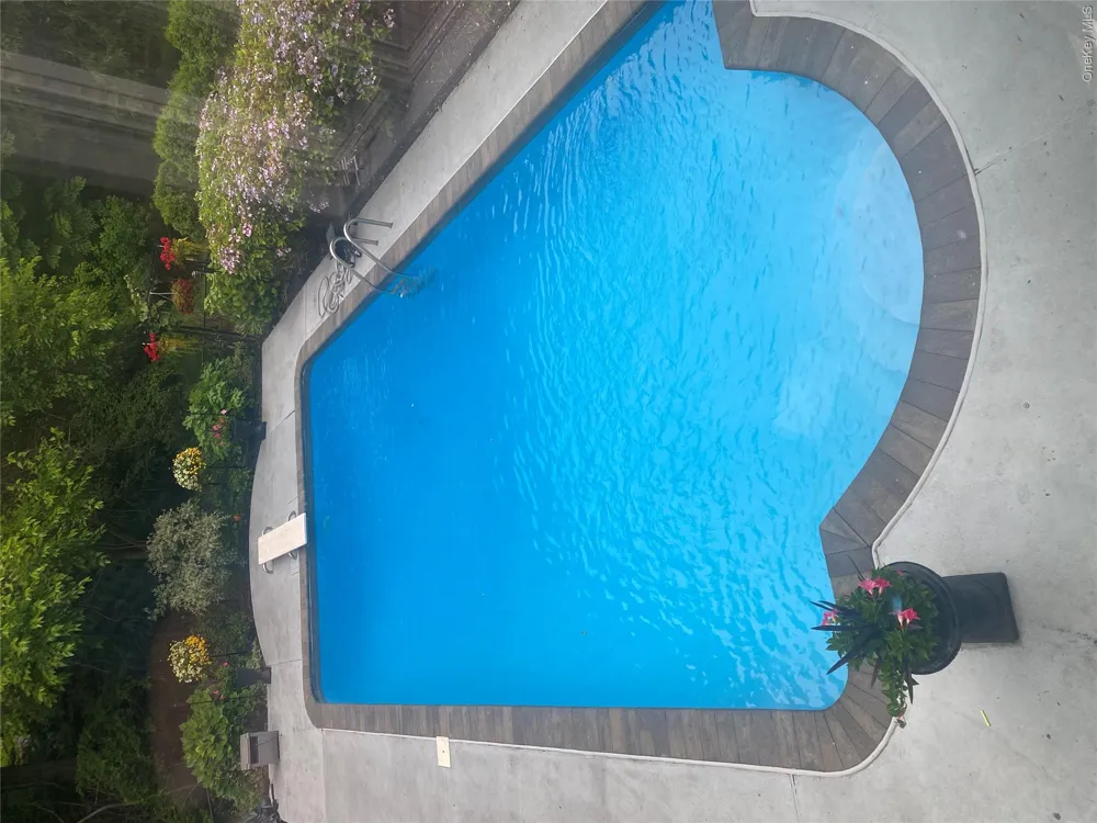 83 Shore Road Mount Sinai, NY 11766