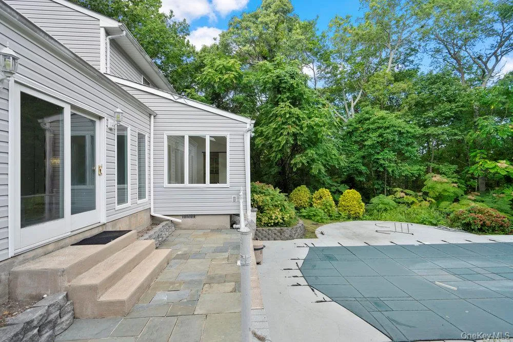 83 Shore Road Mount Sinai, NY 11766