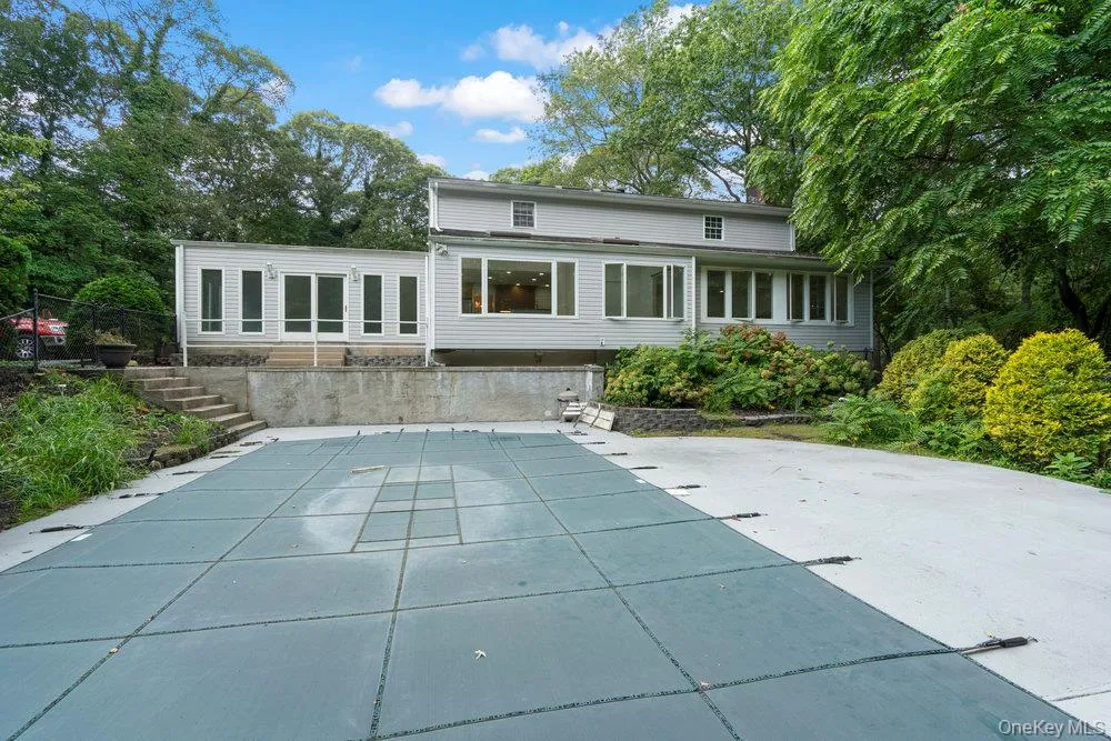 83 Shore Road Mount Sinai, NY 11766