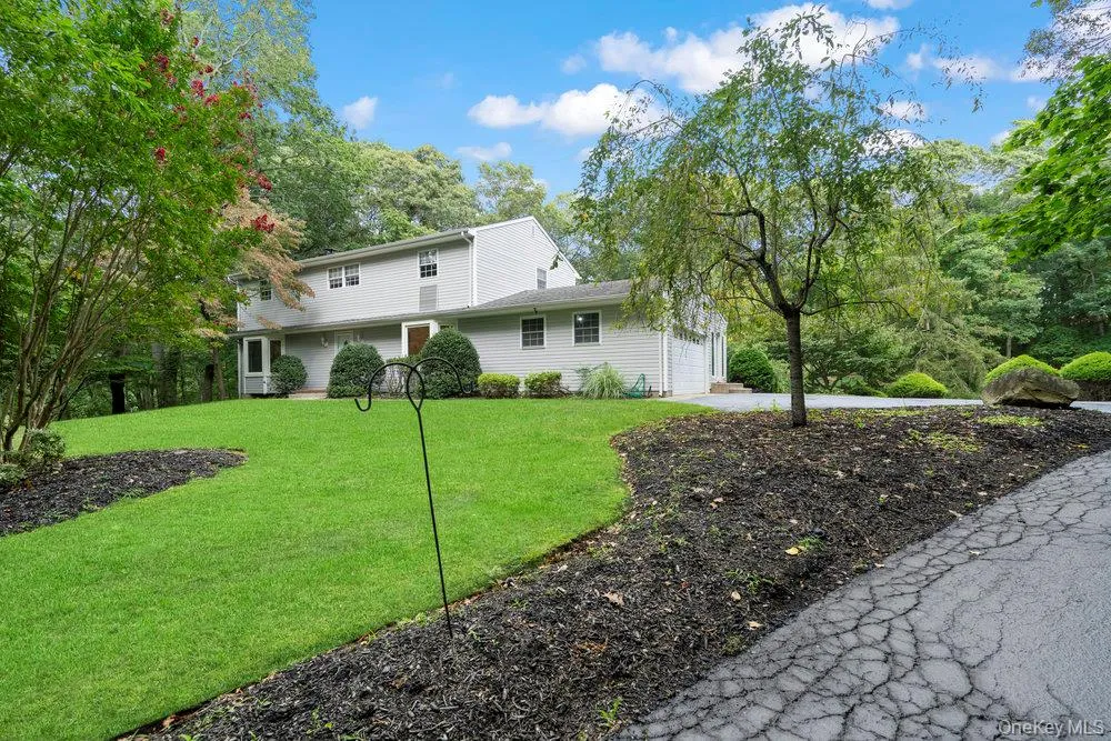 83 Shore Road Mount Sinai, NY 11766