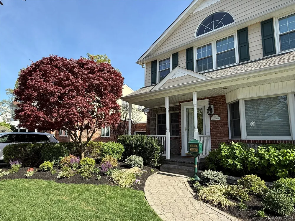 16 Ashland Avenue New Hyde Park, NY 11040