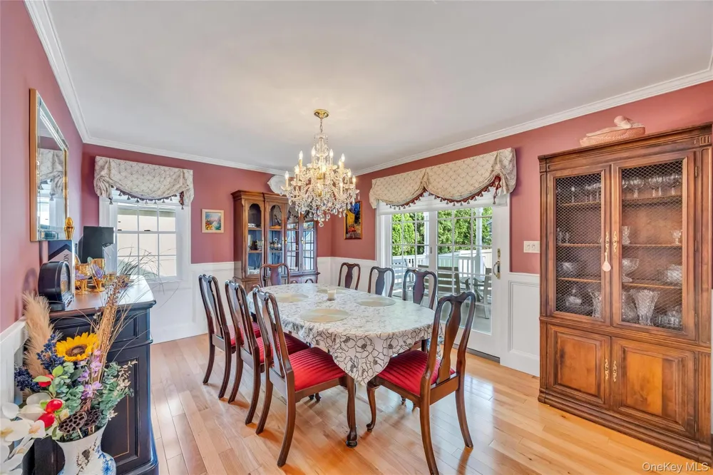 16 Ashland Avenue New Hyde Park, NY 11040