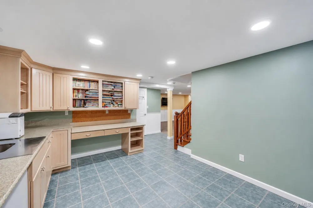 16 Ashland Avenue New Hyde Park, NY 11040
