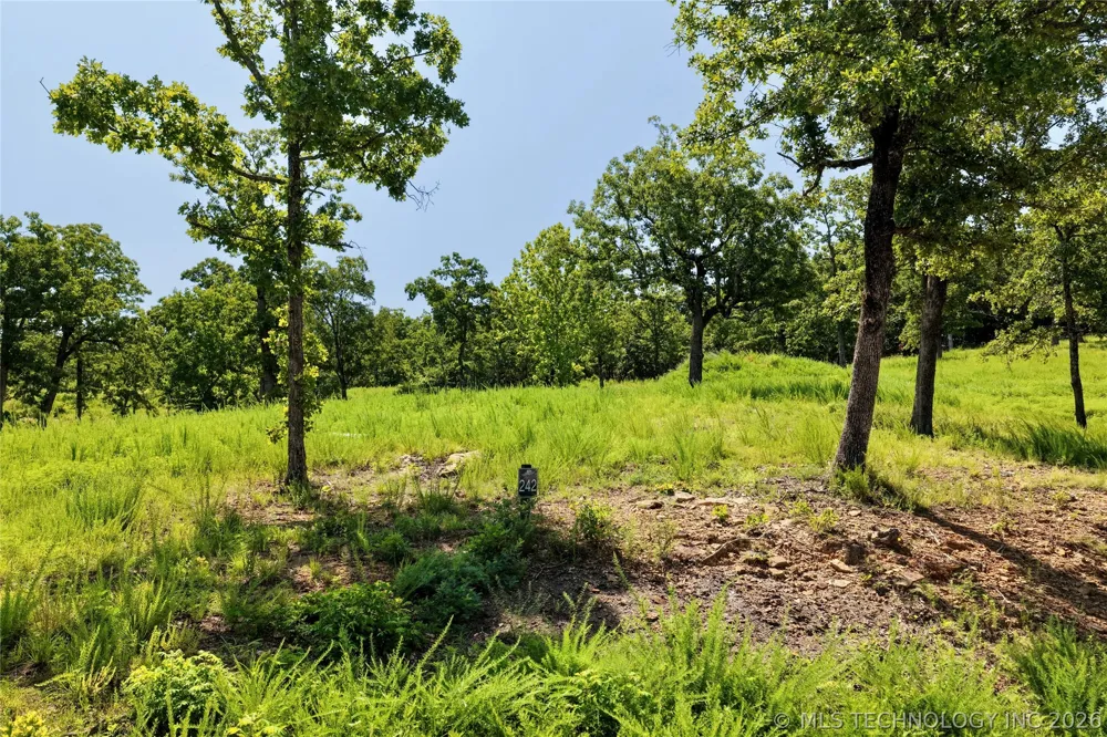 242 Patriot Pointe Eufaula, OK 74432