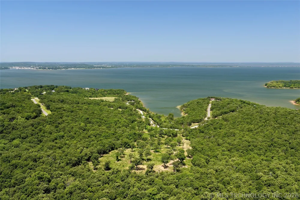 242 Patriot Pointe Eufaula, OK 74432