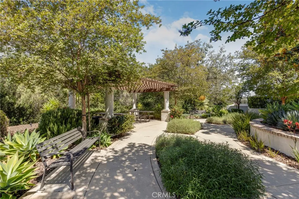 77 Jensen Court Thousand Oaks, CA 91360