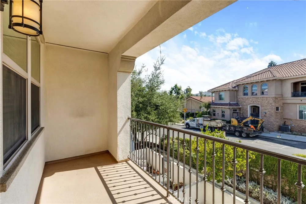 77 Jensen Court Thousand Oaks, CA 91360
